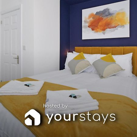 Sapphire Apartments By Yourstays - Luxury 2 Bedroom Apartments In Крю Екстер'єр фото